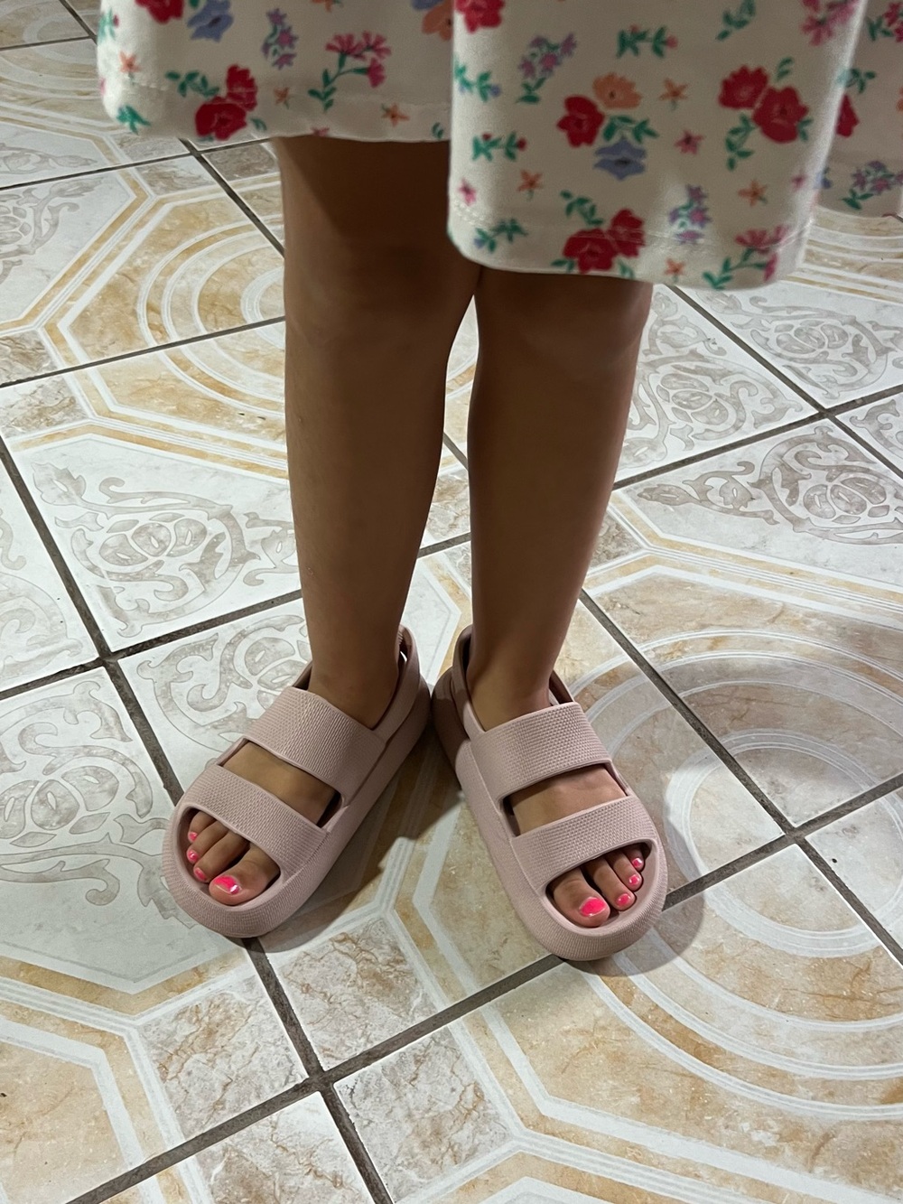 Women’s Casual Pink Velcro Strap Sandals